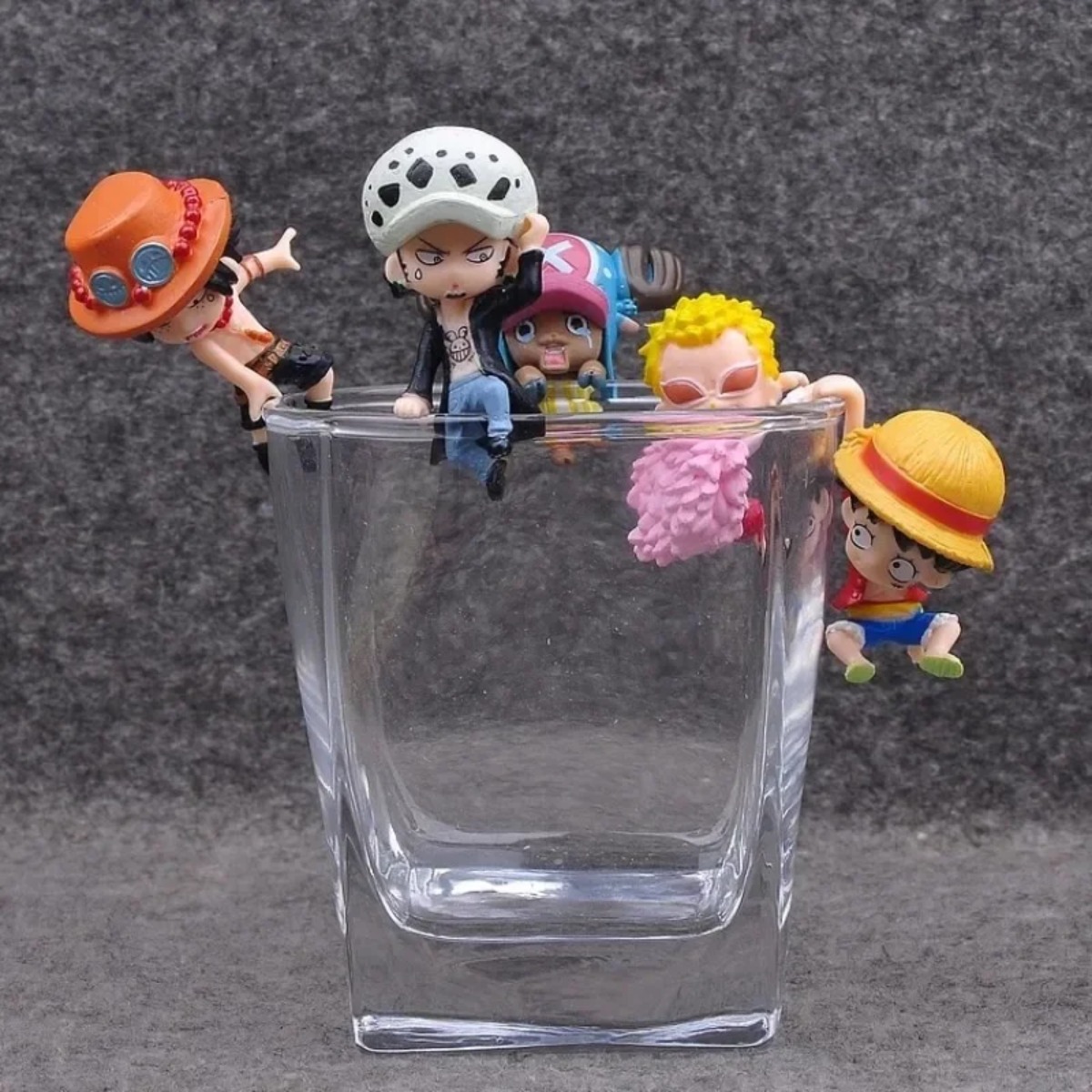 Capsule Toy Gashapon - One Piece Чоппер Луффи Лоу Дофламинго