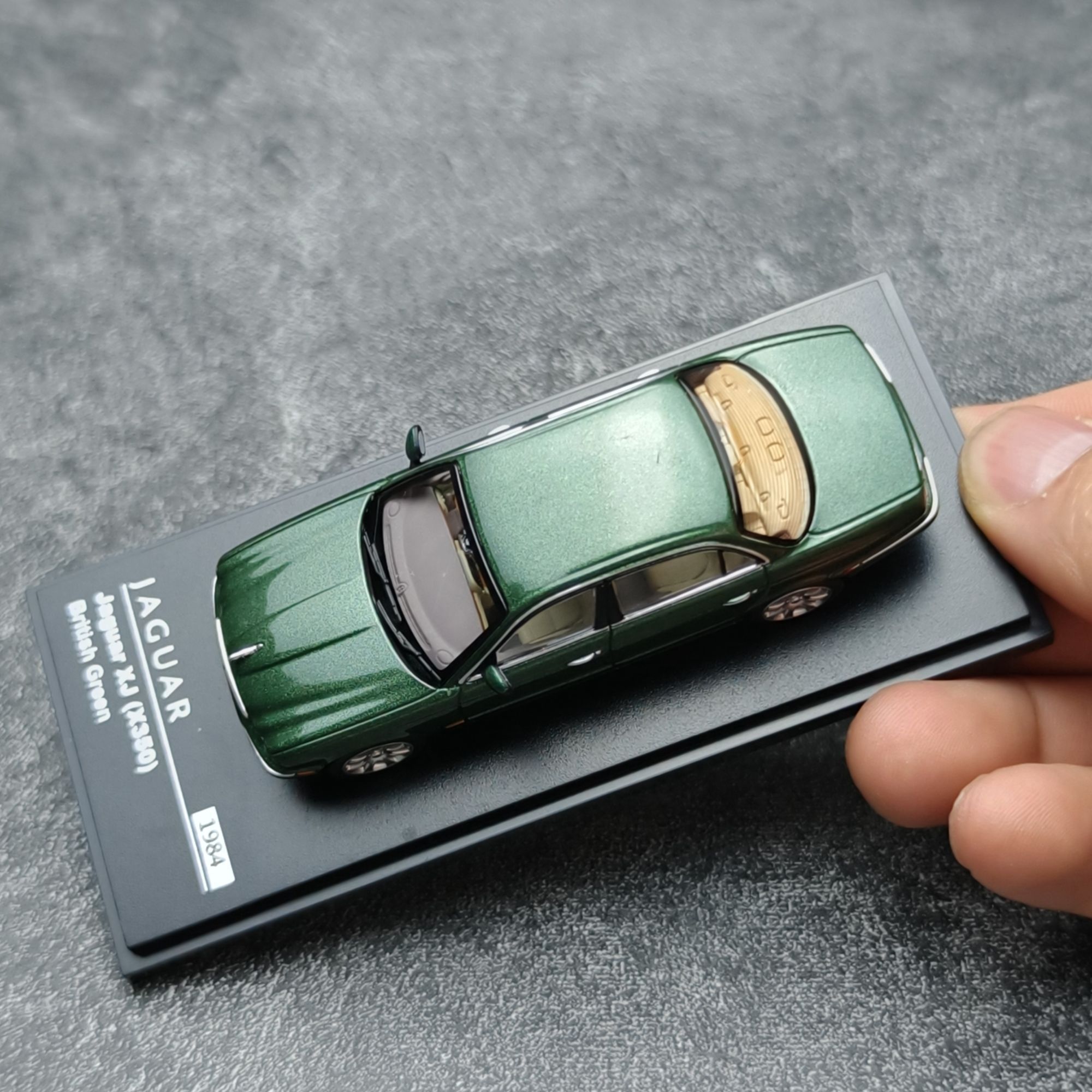 Модель автомобиля AR BOX Dieca – обзор и цена Die Cast Car 1 64