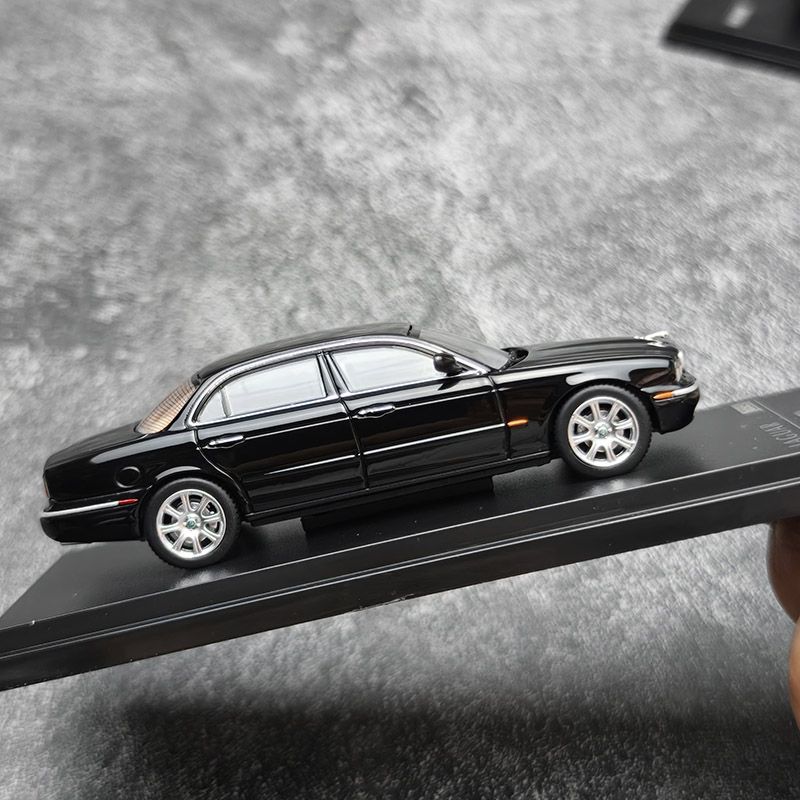 Модель автомобиля AR BOX Dieca – обзор и цена Die Cast Car 1 64